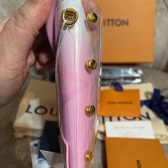 Louis Vuitton “Spring in the City” Sunrise Pastel Kirigami (Large Only) - Picture 6 of 10